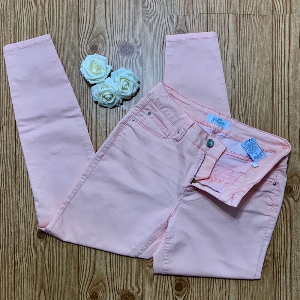 NWOT Royalty for Me Super Soft Skinny Jeans